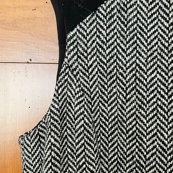 Banana Republic Black and White Patterned Mini Dress business - Picture 3 of 6